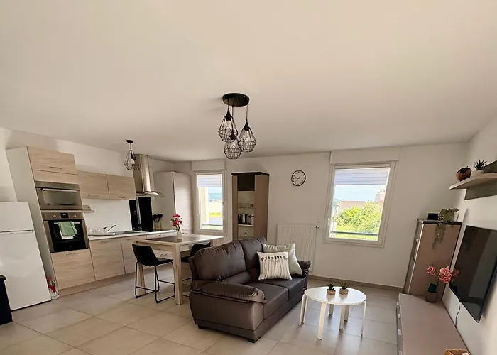 Cosy 50 M2 Avec Balcon A Amneville, Metz Et Luxembourg * Амневиль